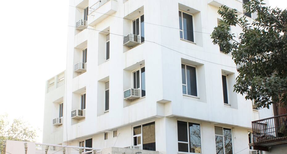Hotel Apple Inn, Ahmedabad 1